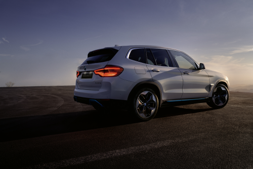 ʻȤ BMW iX3
