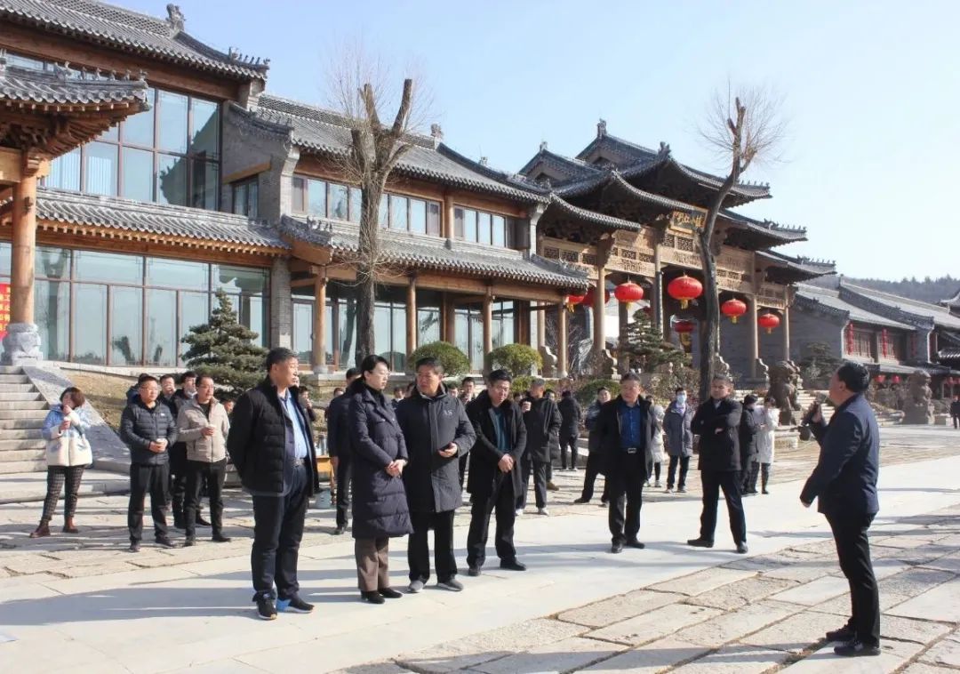 沂水县2020年下半年“125工程”重点产业项目旅游线现场观摩调度会议召开