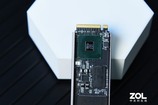 威刚XPG S70 PCIe4.0旗舰固态硬盘评测：天下谁能不识君