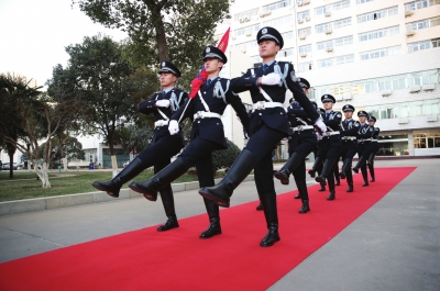 迎接第一个人民警察节，河南公安首次升起人民警察警旗