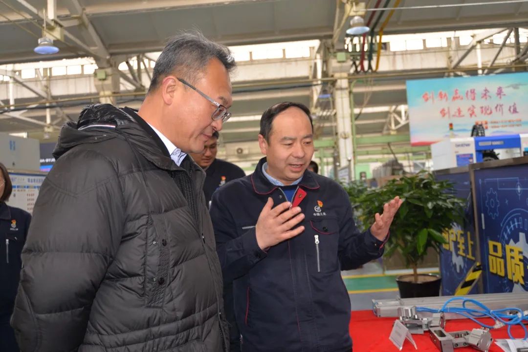 机载军品管理部部长李军一行莅临航空工业万里检查指导工作