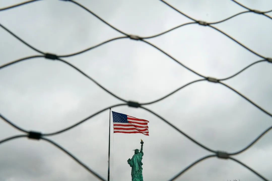 原來美國也知道這叫�無法無天�？