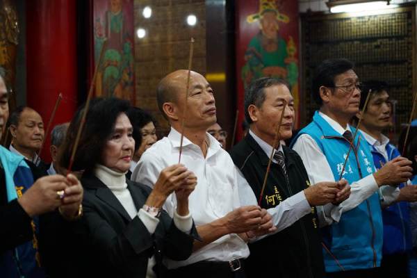 雁默:蔡英文正式發動“思想戰爭”,別再對她抱有幻想