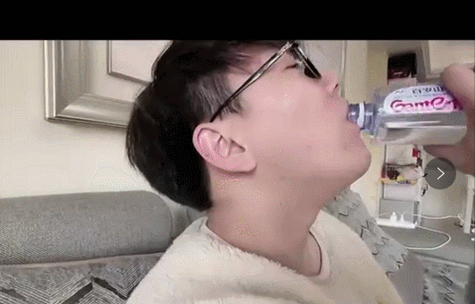 What wind is following Adam's apple to be patted oneself? 