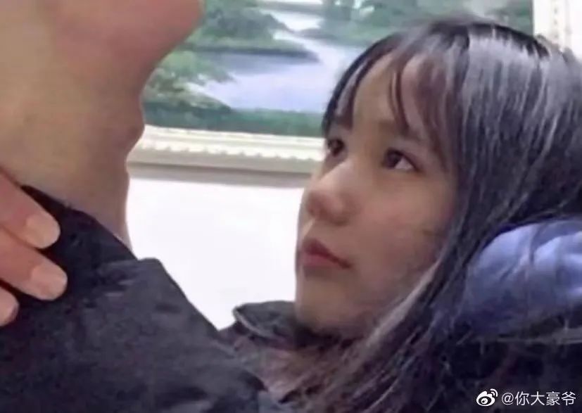 What wind is following Adam's apple to be patted oneself? 