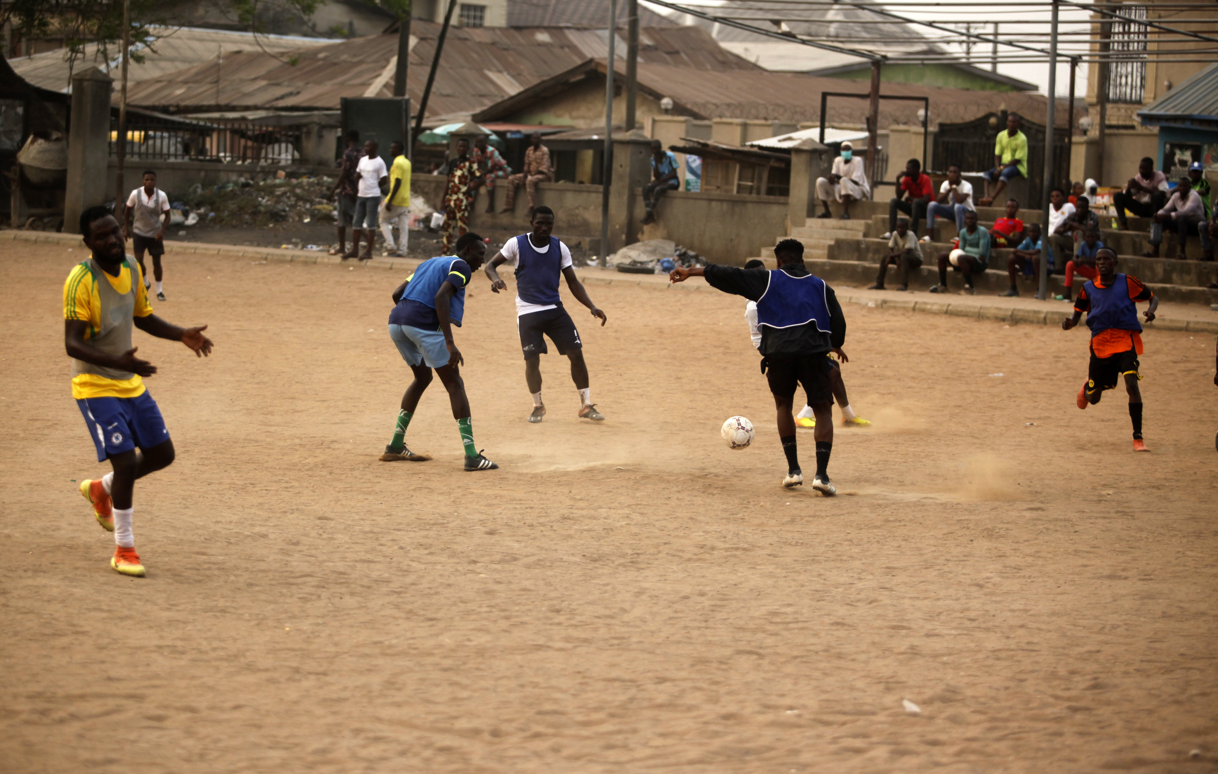 拉各斯的街头足球