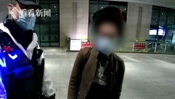 農(nóng)民工帶100萬現(xiàn)金坐火車 被乘警“盯上”了...