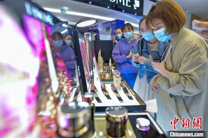中國宣布進口普通化妝品不再進行動物測試，為澳品牌打開百億元市場