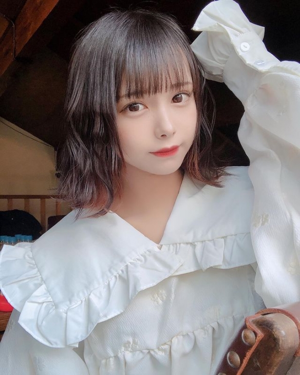 混血短发萝莉！宫崎あみさ身穿制服萌萌大眼直击心脏