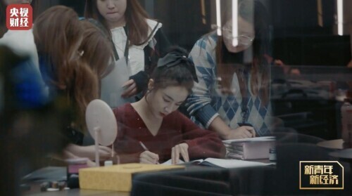 Osmund Ya, came! 24 hours of round-the-clock records, the direct seeding that uncover secret carries story of goods behind the curtain