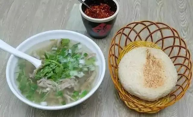 “美食荒漠”？這個鍋，我不背