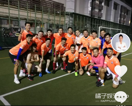 還記得展昭何家勁嗎？他去做廠長(zhǎng)了