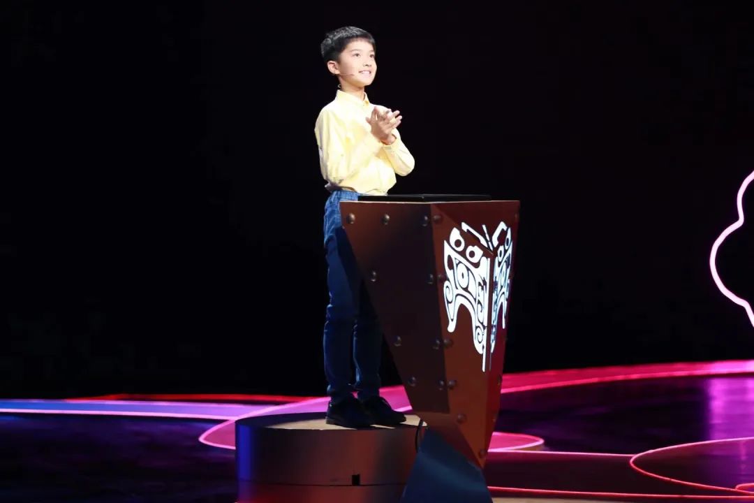 上海10岁诗词少年火了！人称“背诗狂魔”