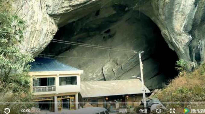 无人机在贵州大山夹缝中发现5层楼房，凑近拍下一幕震住网友
