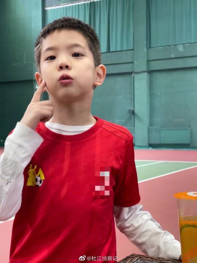 杜江晒儿子照片称“小李现”，网友打趣：你儿子像李现？这不应该……