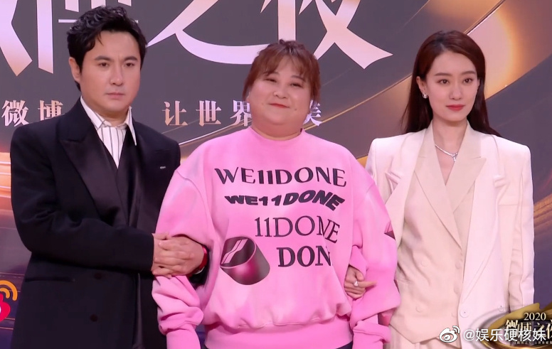 女明星红毯battle赛！热巴cos赫本太惊艳，关晓彤把自己穿成花滑选手