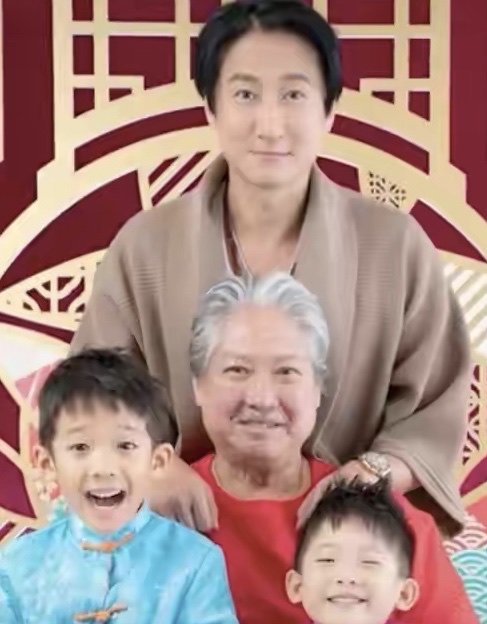 69岁洪金宝身材暴瘦，坐轮椅买菜带保镖，头发花白显沧桑