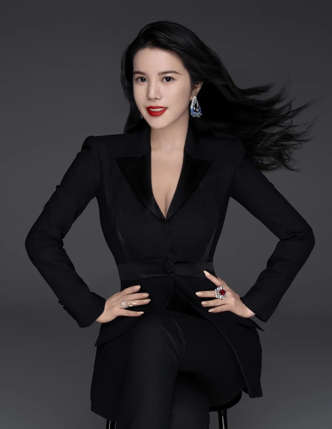 余晚晚美妆领域新发力以yumee瑜幂重新定义cbeauty