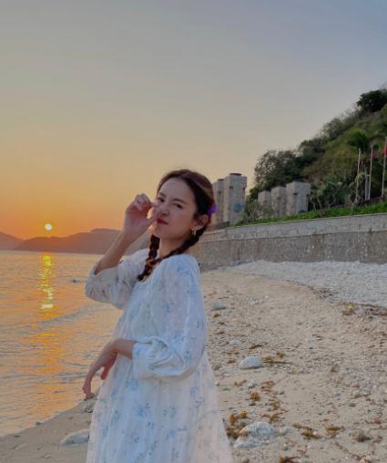 张子萱晒美照，喊话陈赫：就永远这样爱下去吧，却被吐槽脸又变了