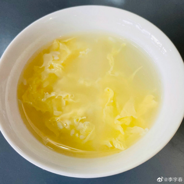 喝醪|李宇春生日喝醪糟 画面很有反差萌