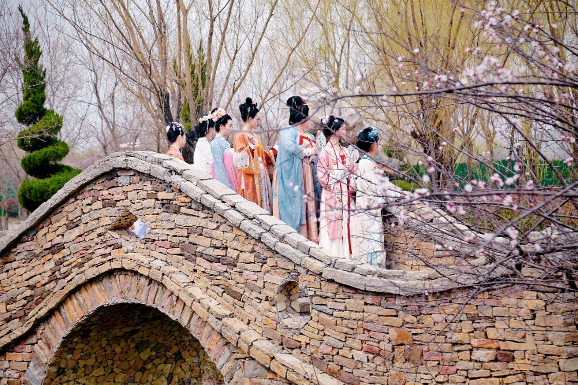 “石上花开”中华奇石城—沂蒙奇石花朝节华美绽放