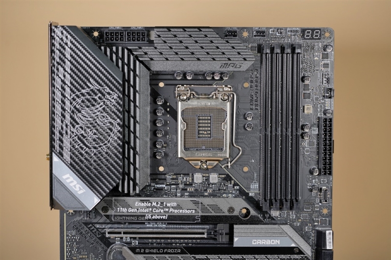 史上最猛的暗黑板！微星MPG Z590 GAMING CARBON WIFI主板评测