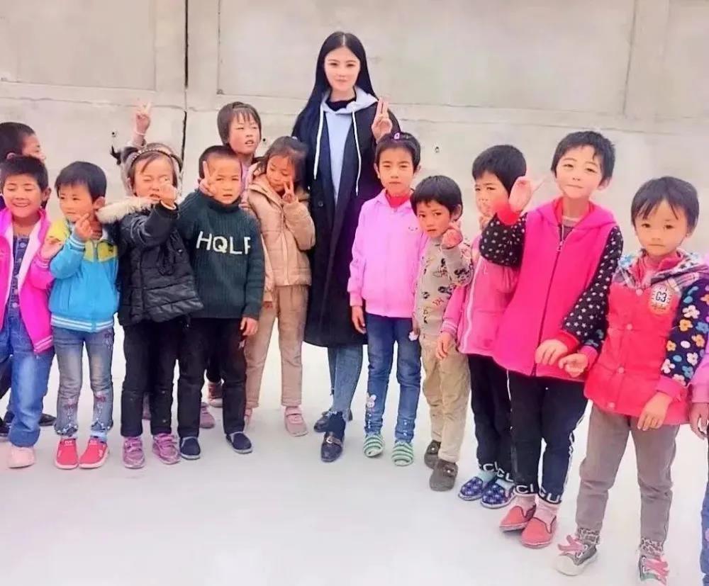 微笑女孩火了！背后還有這些故事