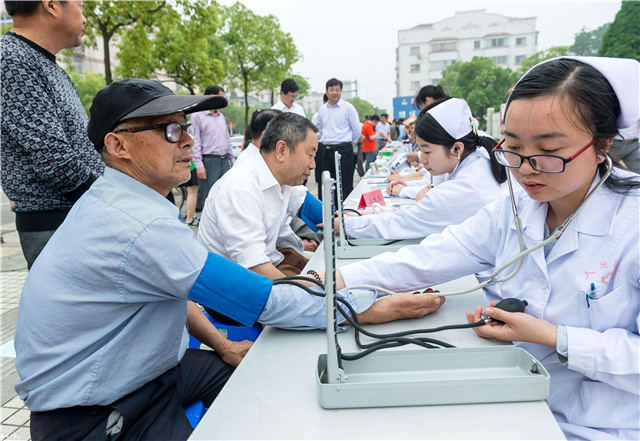 启程“十四五”·健康丨重预防，人民生命至上健康优先