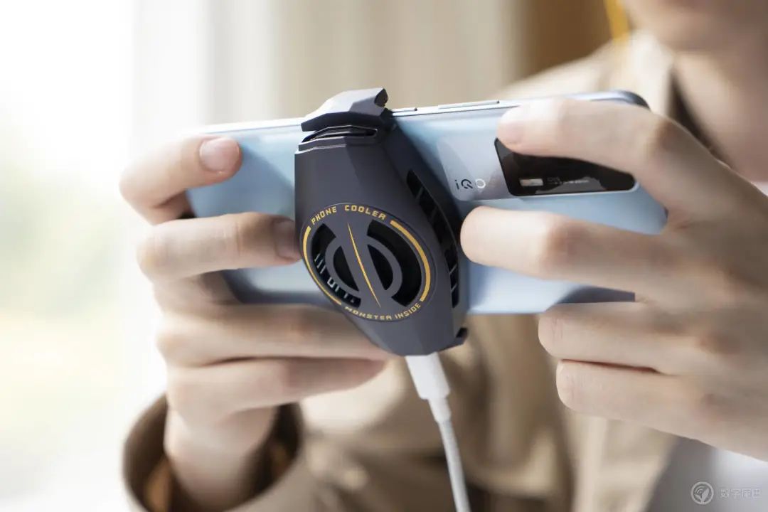 Vogue + naval vessel experiences Shuang Xinqi of electric contest IQOO Neo5