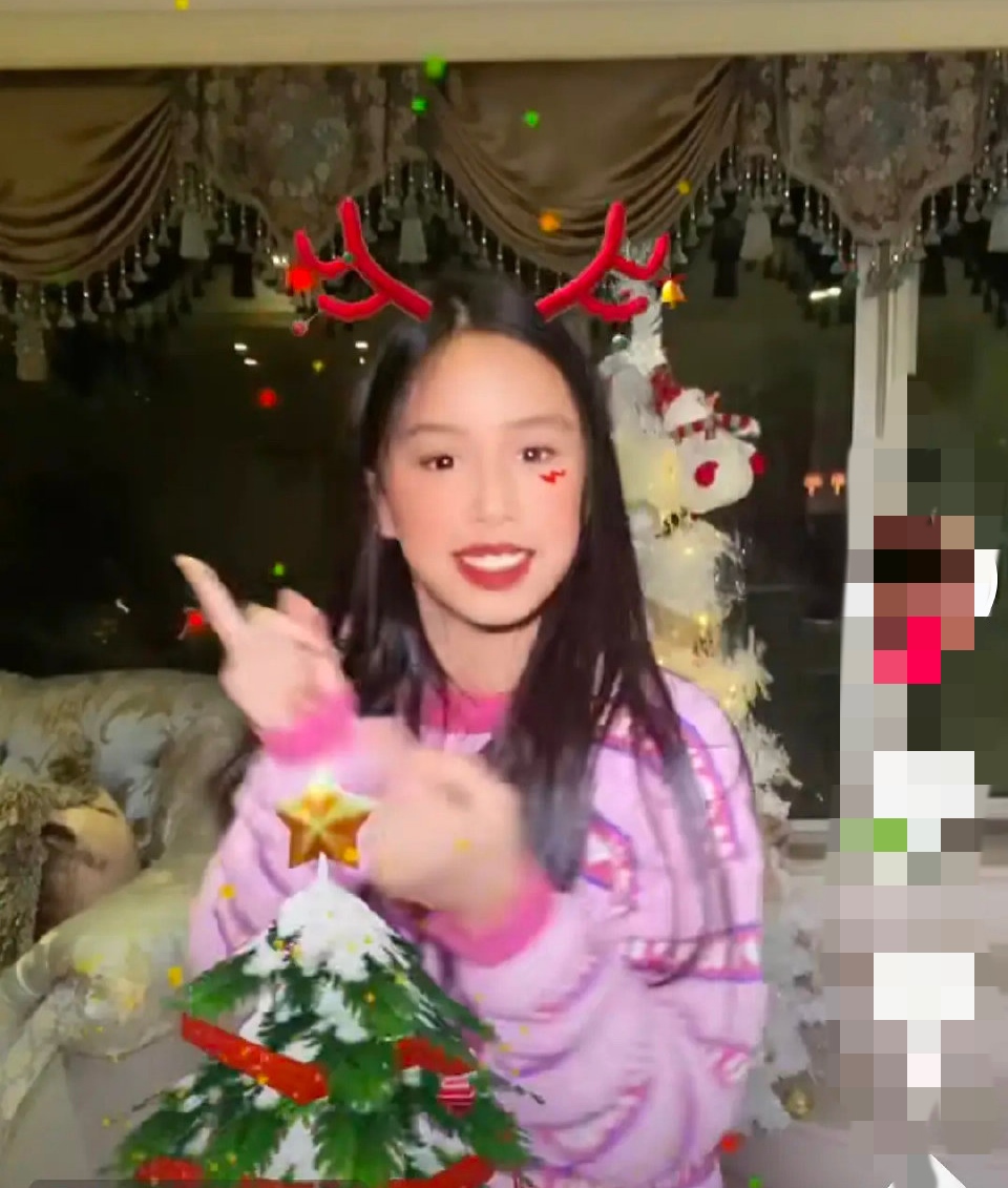 张庭女儿晒跳舞视频，自信大方又美丽，网友：