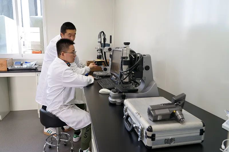 三星堆金面具刷屏！网友发现这个细节