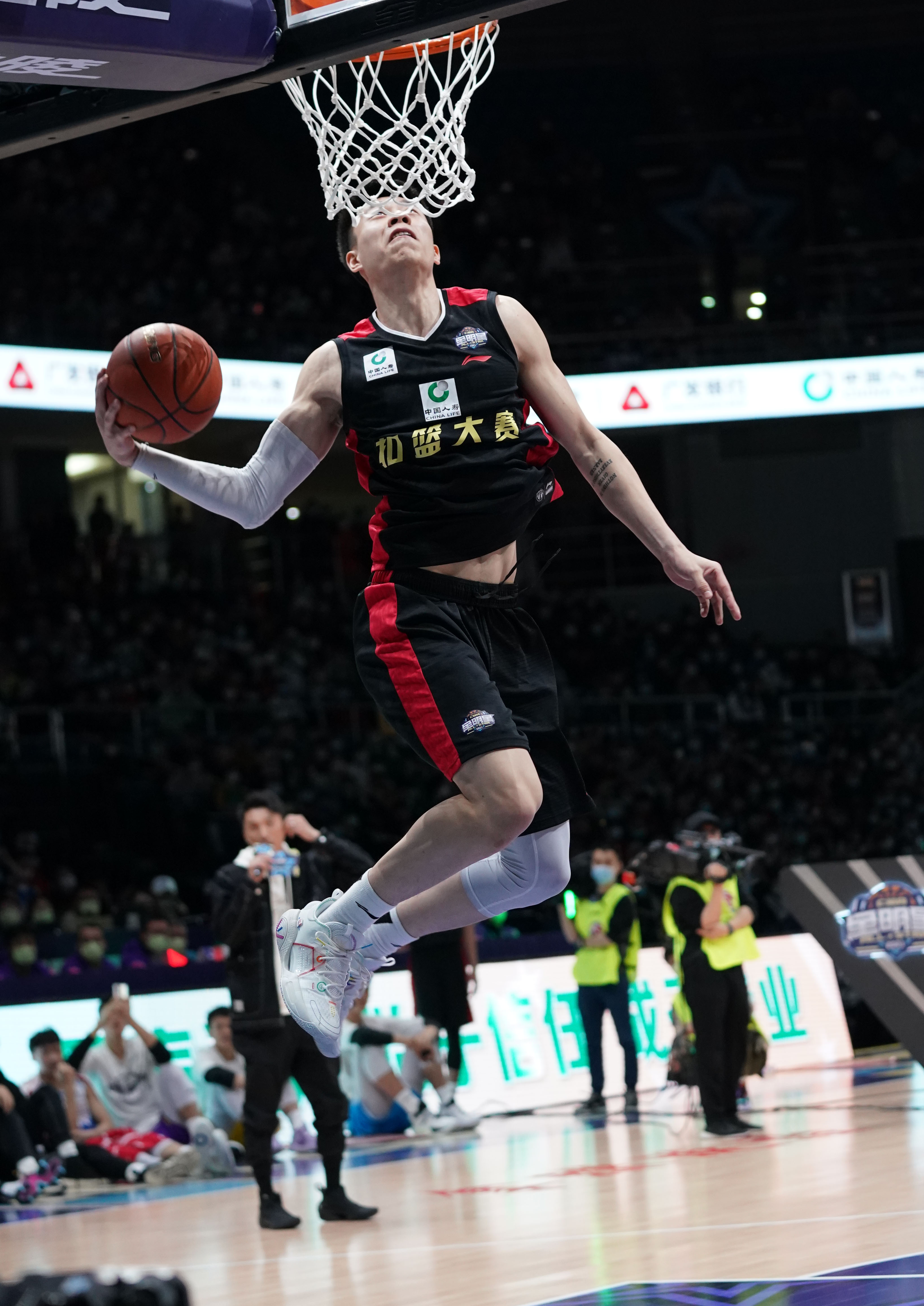 Basketball -- contest of CBA complete star: Zhang Zhenlin wins championship of the contest that buckle basket