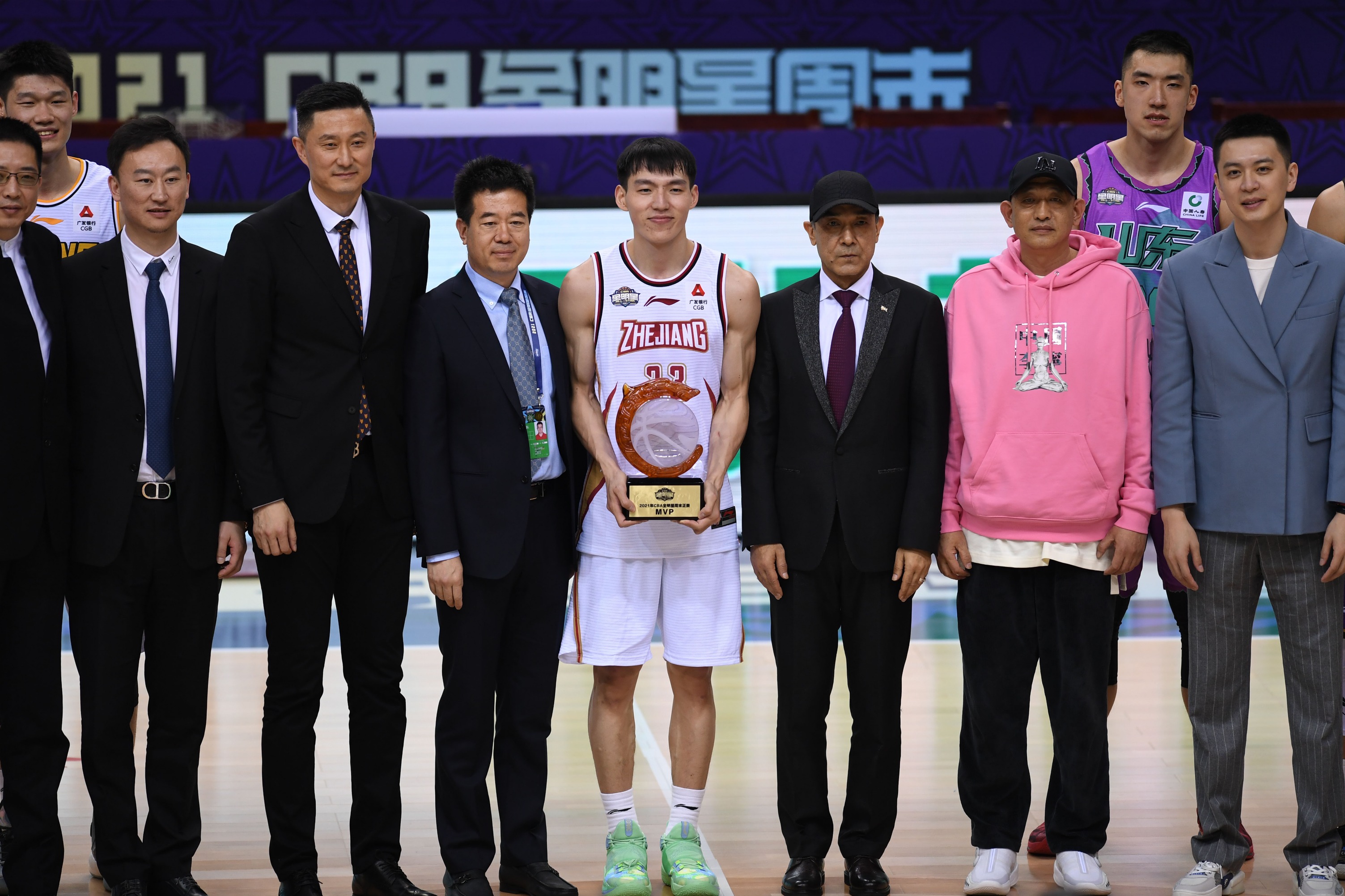 CBA stars ｜ Wu Qianrong breasts MVP Zhang Zhenlin wins championship of the contest that buckle basket on the weekend completely