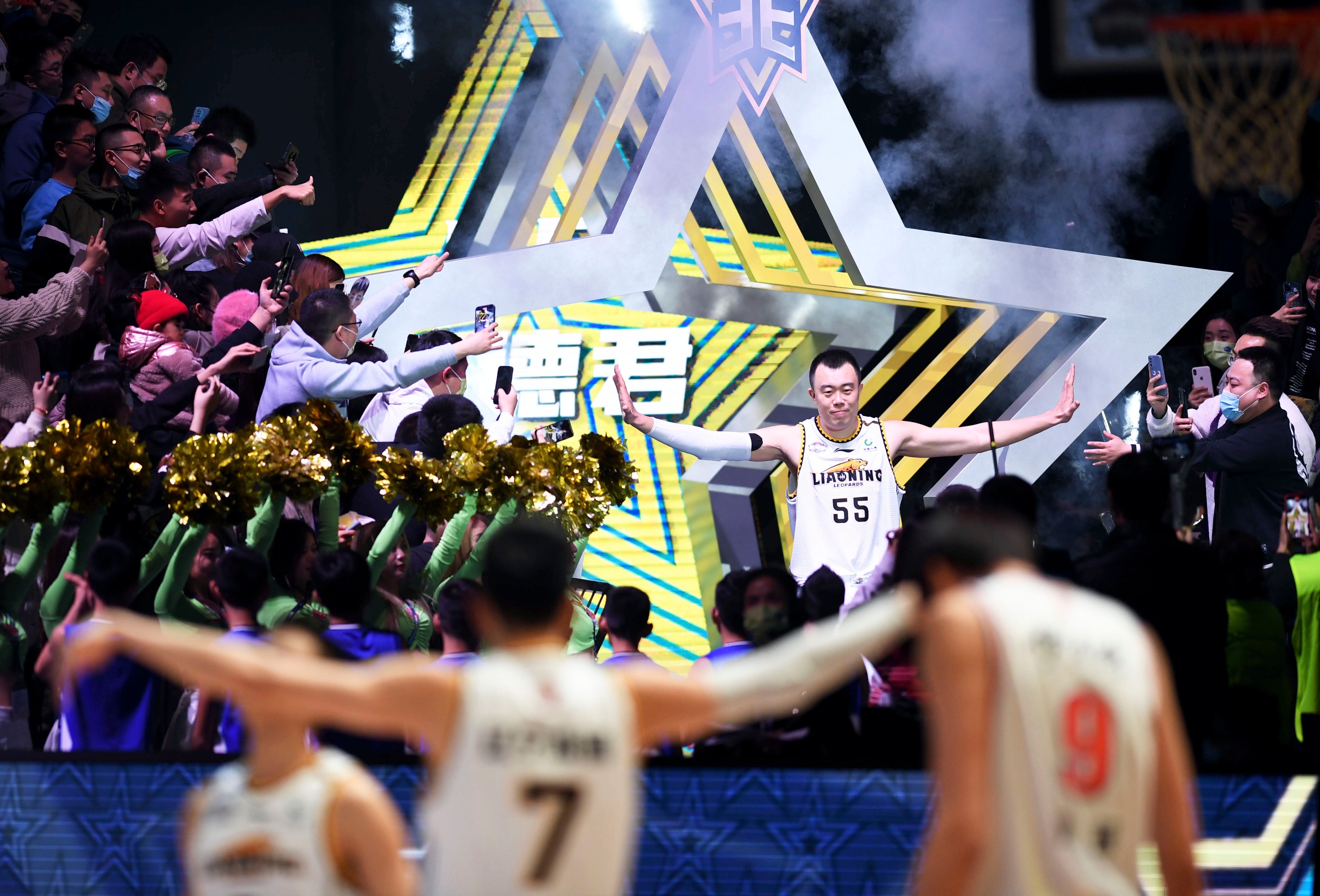 CBA stars ｜ Wu Qianrong breasts MVP Zhang Zhenlin wins championship of the contest that buckle basket on the weekend completely