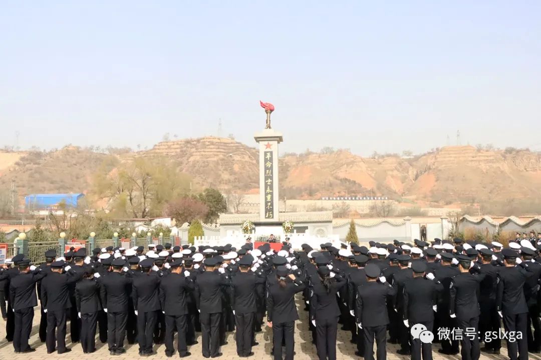 回望初心 擎旗奋进 ——州公安局开展政法队伍教育整顿“学习训词、重温誓词”活动