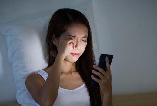這五類人最容易衰老，盡量讓生活規律，少熬夜