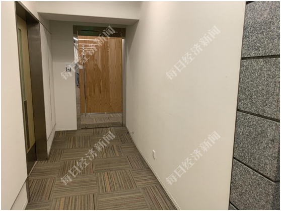 耐克、阿迪昨夜股价大跌，市值蒸发733亿！明星