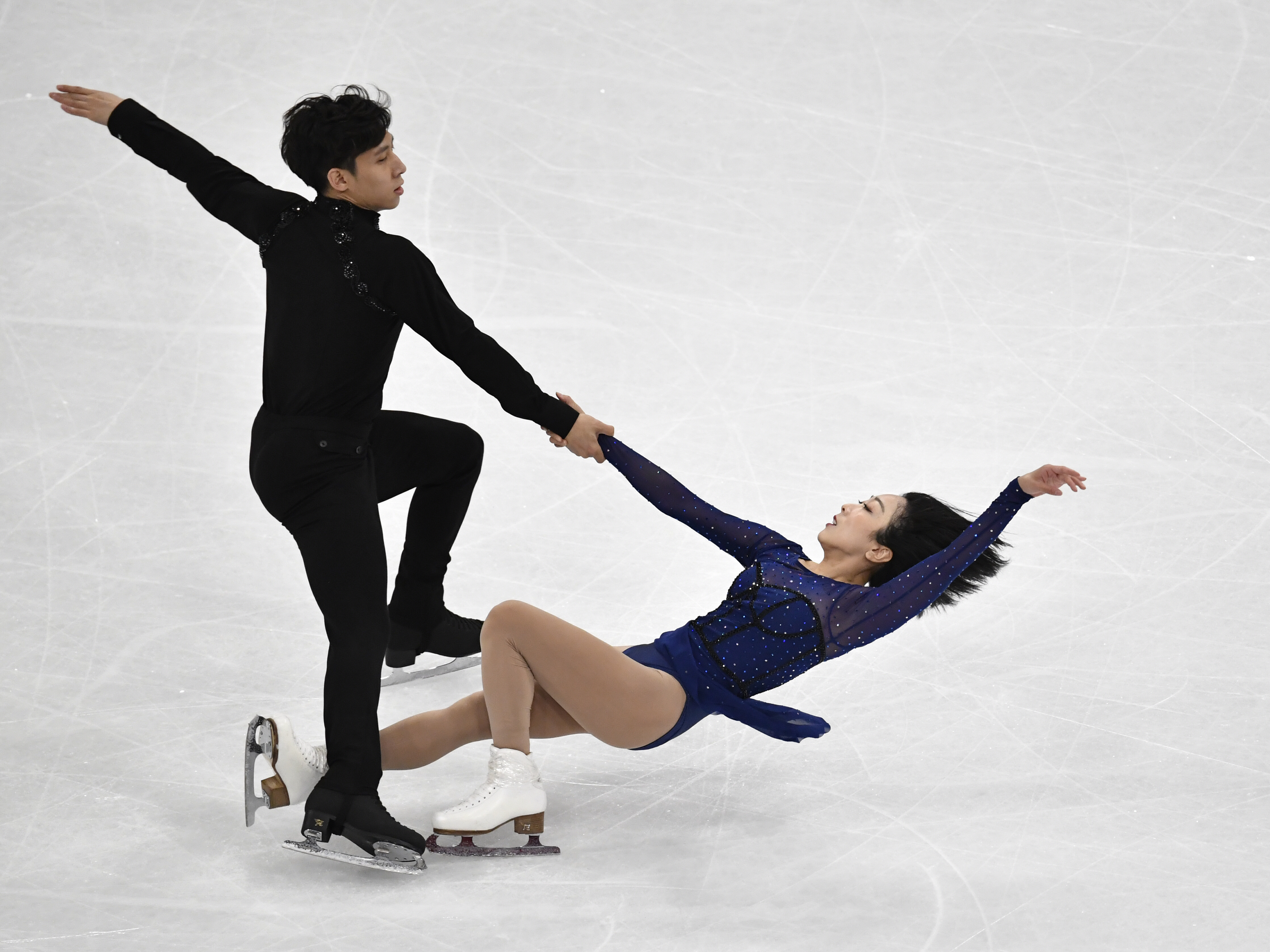 Figure skating -- contest of world bright and beautiful: Sui Wenjing / Han Cong obtains two-men Hua Yajun
