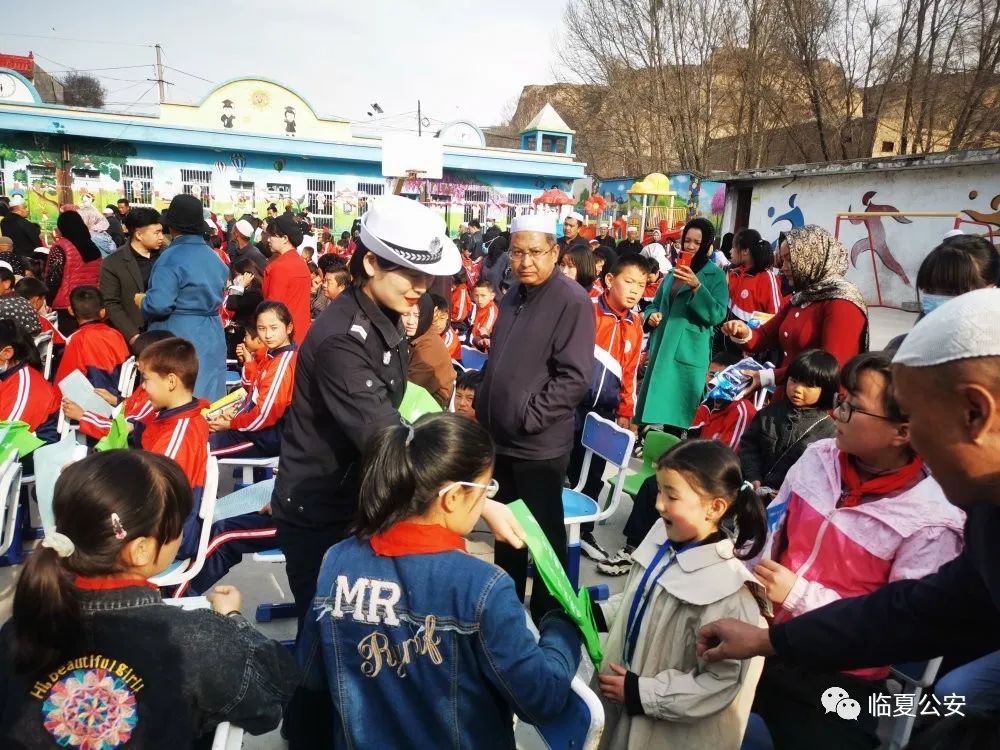 【我为群众办实事】全州公安机关开展“全国中小学生安全教育日”主题宣传活动