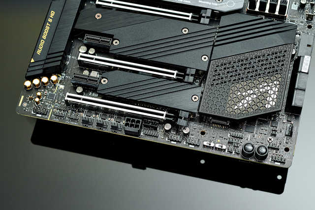 微星MEG Z590 ACE战神主板：i9性能强大的后盾