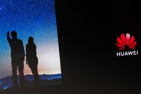 ��ý����ŷΧ������ֻ���ʵ��䷴