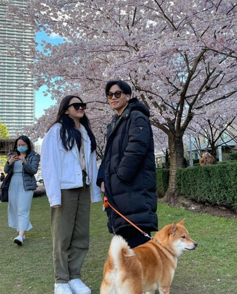 Chen Kun exposure of amour of 19 years old of sons? With mysterious belle oriental cherry the tree falls close group photo