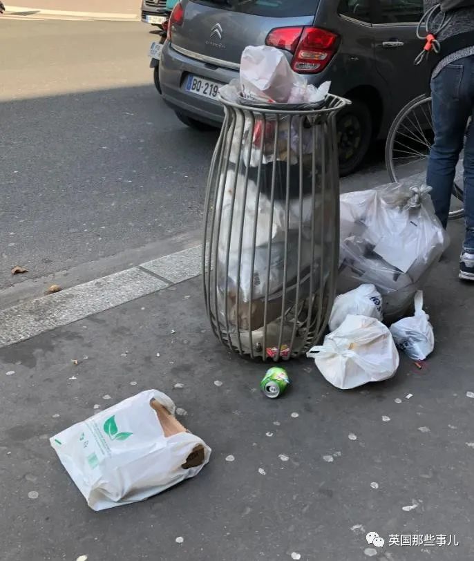 巴黎街上臭气弥漫垃圾堆积成山，市民怒骂市长：把巴黎搞成了垃圾堆