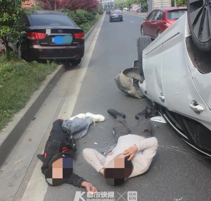绿灯还剩3秒停车惹怒后方司机，浙江两车街头疯