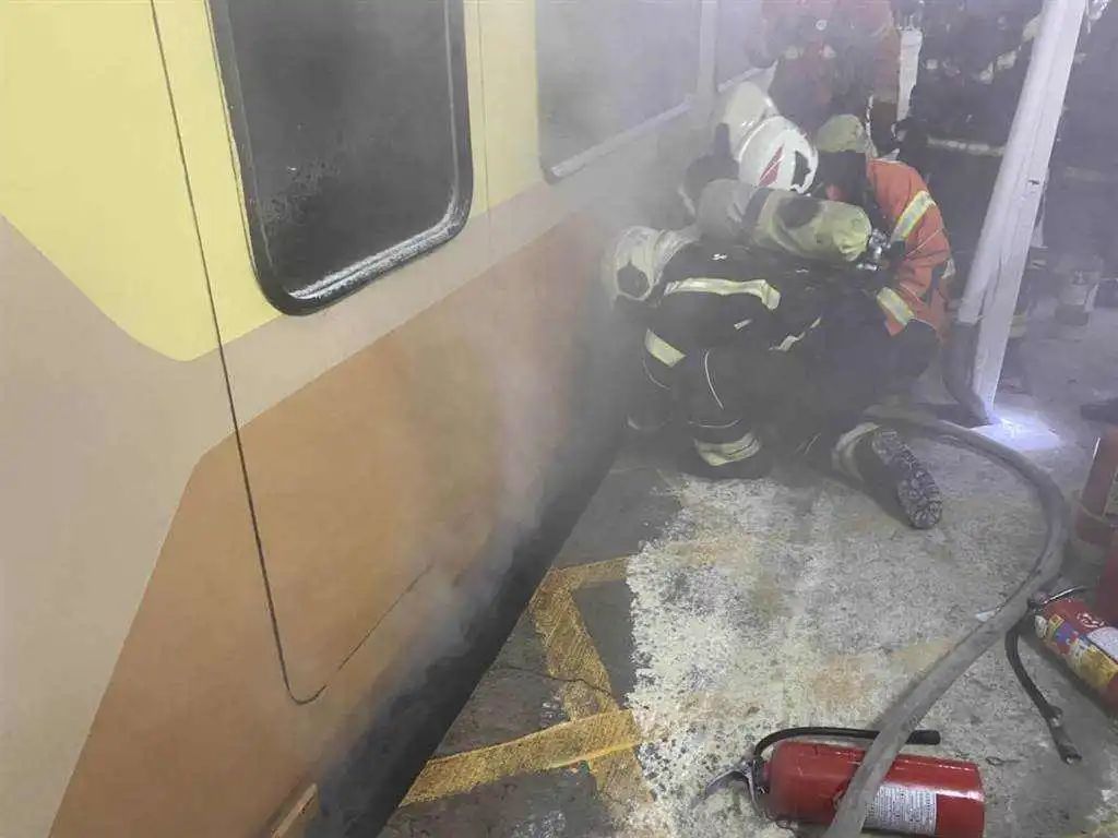 台鐵出軌事故頭七剛過，蔡英文卻在擔心自己的�網絡影響力�？