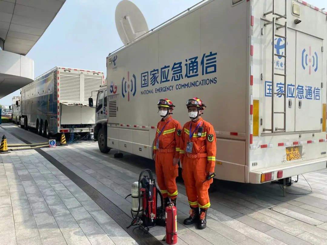 铿锵玫瑰绽放，消防前置备勤