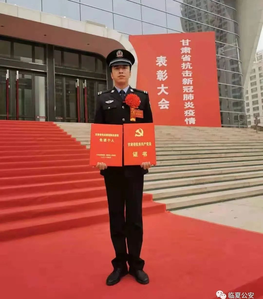 张永强,男,29岁,中共党员,2011年12月至2013年12月服役于武警内蒙古