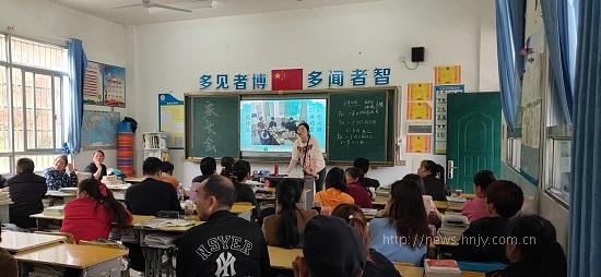 平江县三市中学五百位家长乐享家庭教育大餐(图3)