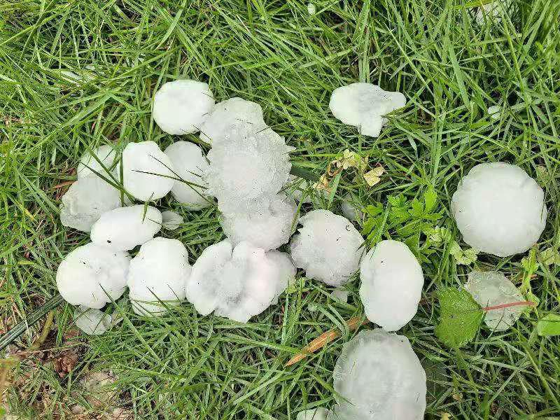 泸州遭遇强对流天气，上万人受灾、转移33人