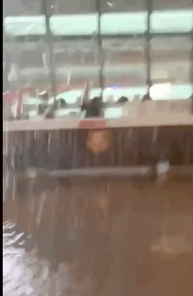 武汉通报大风中吊篮撞楼2人死亡：项目负责人已